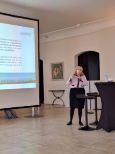 Paola Gelato presenta la sua analisi della legislazione sulle cantine turistiche italiane